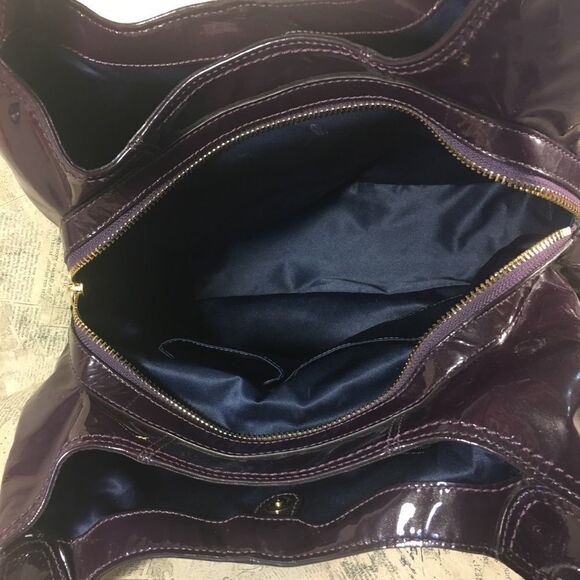 Purple Patent Leather Coach Maggie Bag - Picture 5 of 16